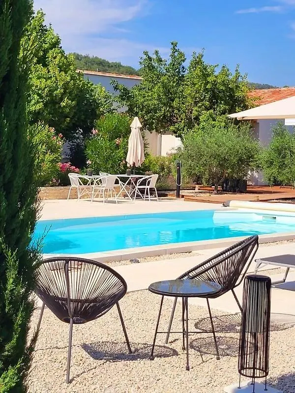 Bed & Breakfast Le Cabanon De Marie Bed and Breakfast Saignon Frankrig